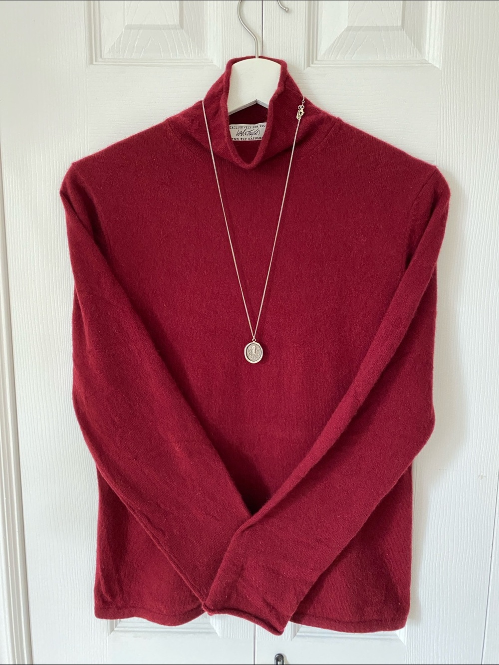 Lord & Taylor Vintage 100% 2-ply Cashmere Roll Neck  Sweater in Burgundy Large